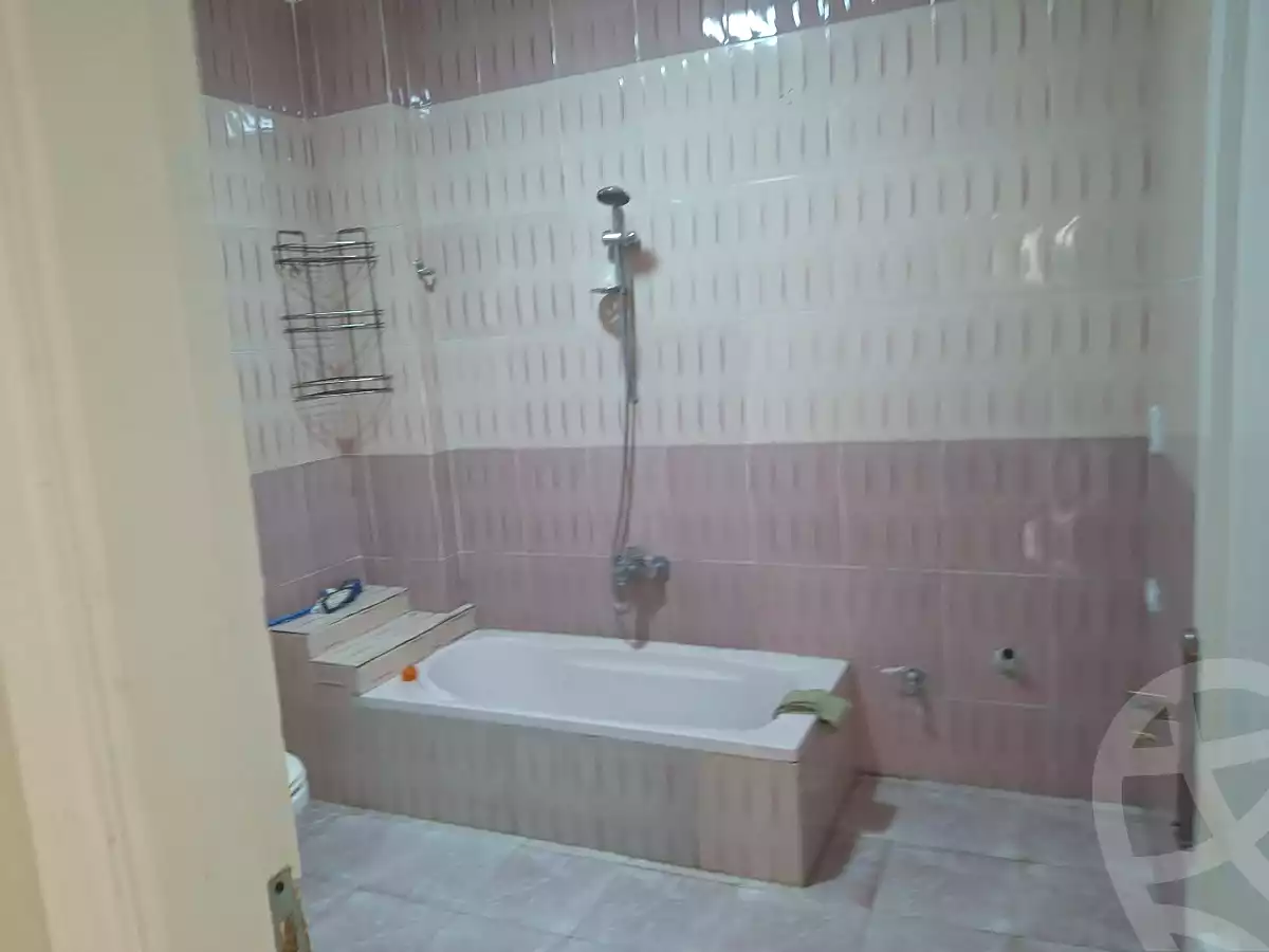 https://aqarmap.com.eg/ar/listing/7198669-for-sale-cairo-6th-of-october-el-ahyaa-neighborhood-3rd-al-hay-al-thalith-st