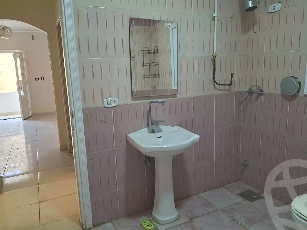 https://aqarmap.com.eg/ar/listing/7198669-for-sale-cairo-6th-of-october-el-ahyaa-neighborhood-3rd-al-hay-al-thalith-st