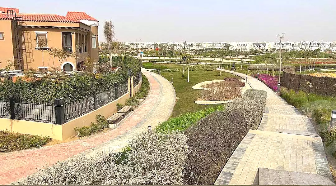 https://aqarmap.com.eg/ar/listing/7202098-for-sale-cairo-new-cairo-compounds-hyde-park-hpr-hyde-park