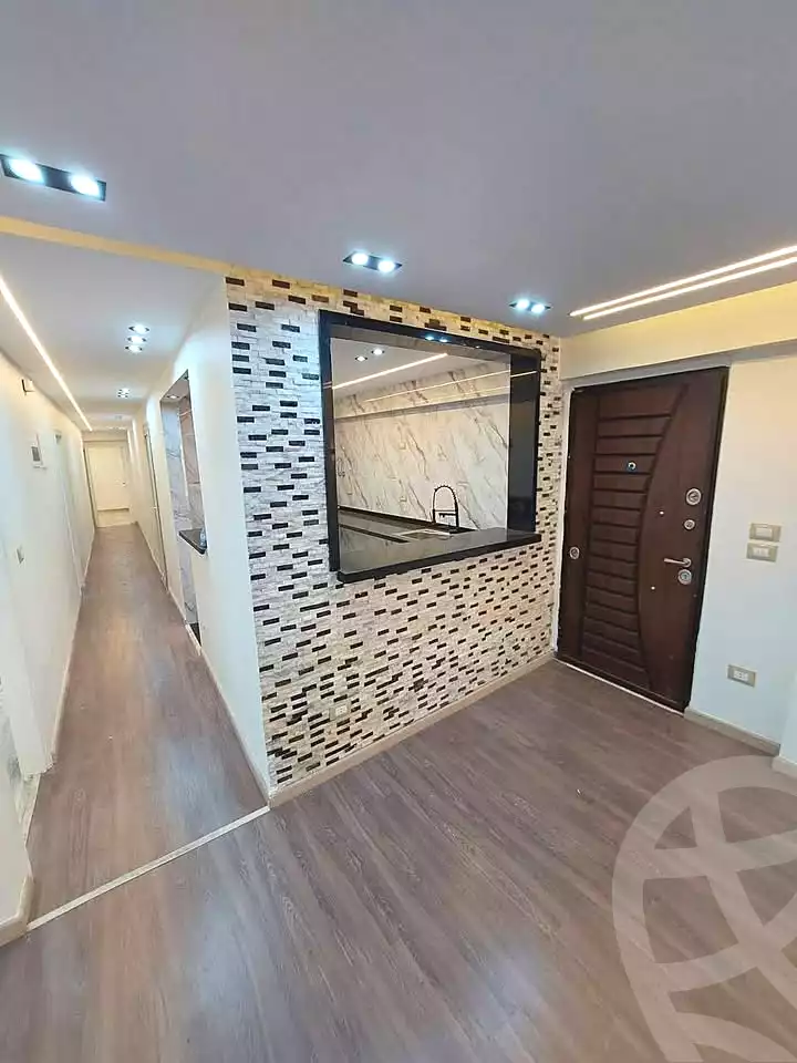 https://aqarmap.com.eg/ar/listing/7202198-for-sale-alexandria-sydy-bshr-sydy-bshr-bhry-shr-mhmwd-l-yswy