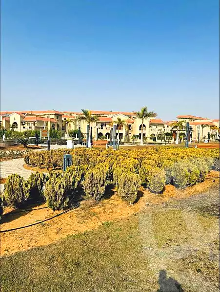 https://aqarmap.com.eg/en/listing/7202752-for-sale-cairo-el-shorouk-compounds-yfy-ryzydns