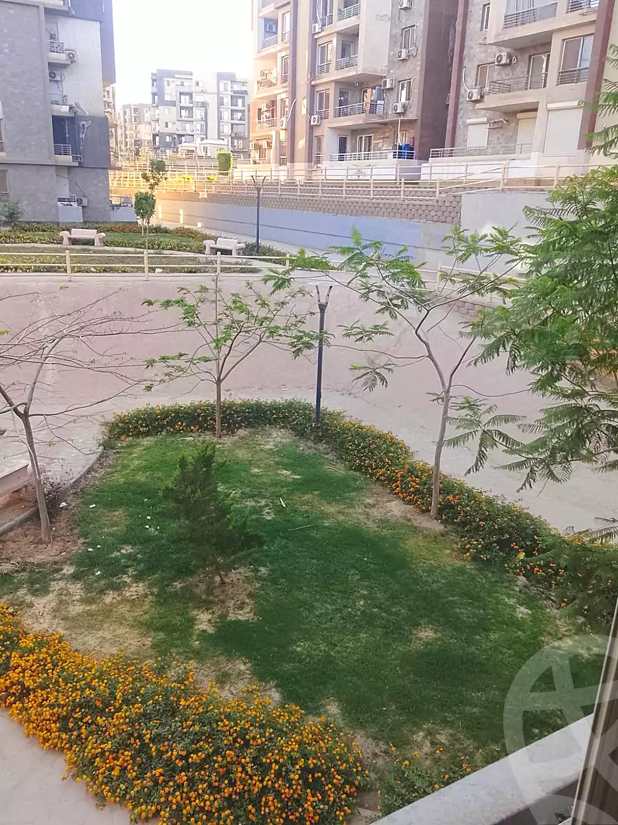 https://aqarmap.com.eg/en/listing/7204843-for-sale-cairo-6th-of-october-hadaeq-october-compounds-dar-misr