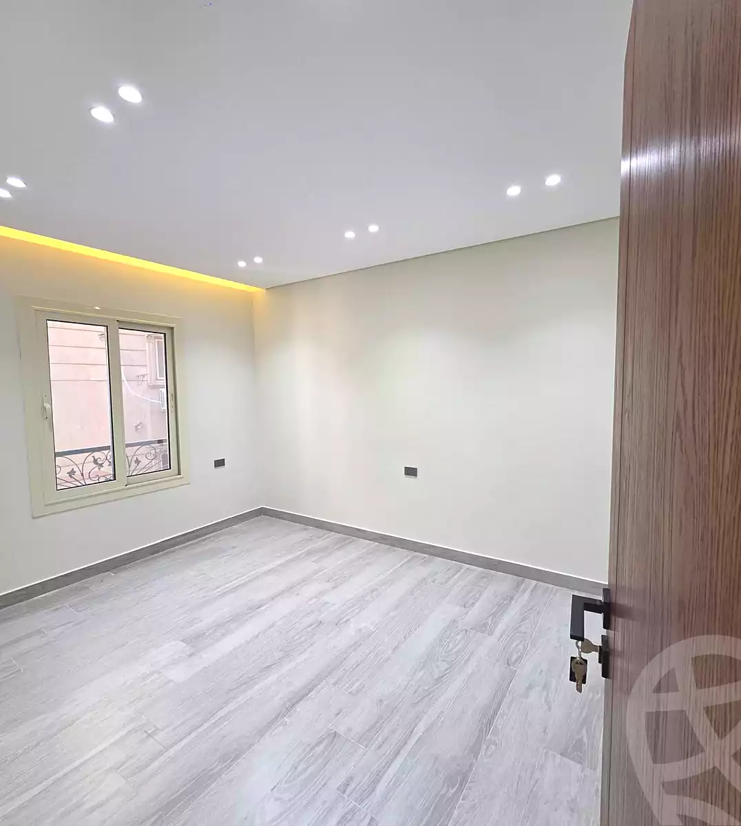https://aqarmap.com.eg/ar/listing/7205424-for-sale-cairo-el-sheikh-zayed-city-small-investor
