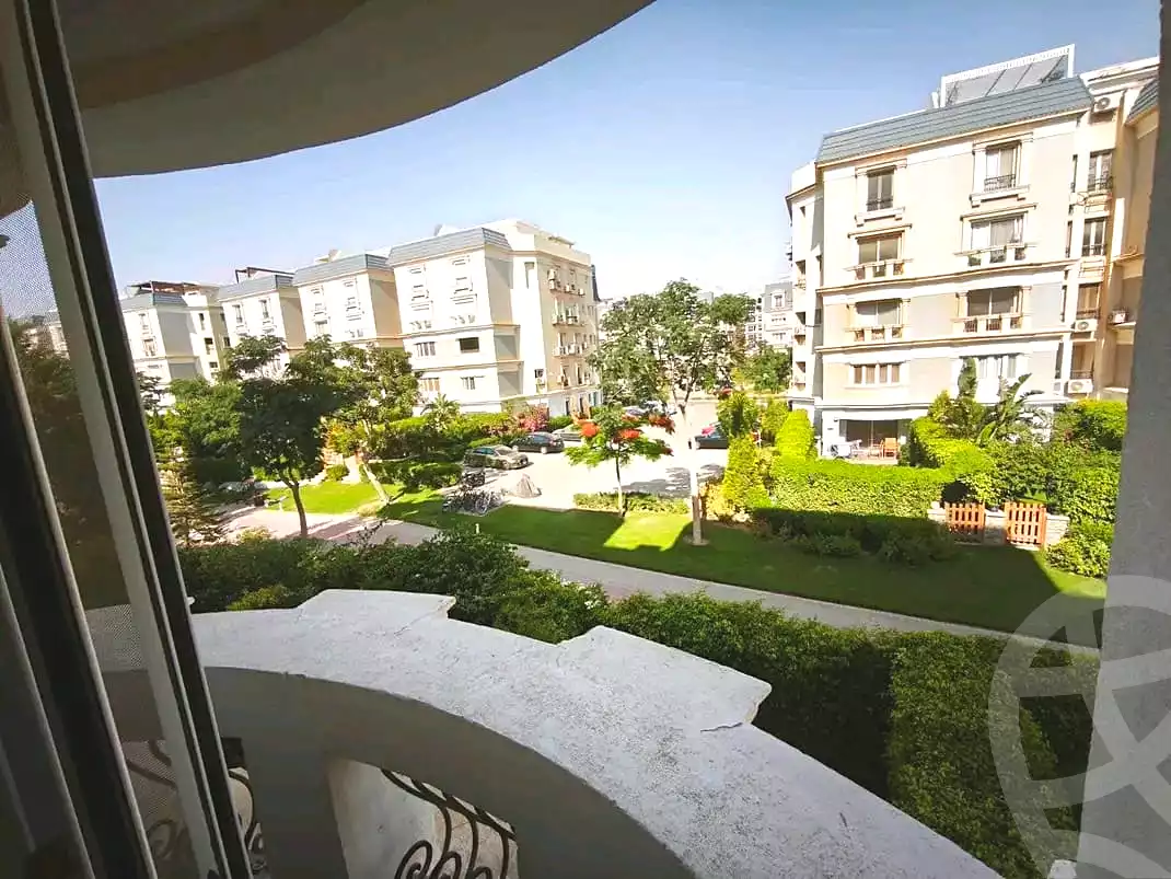 https://aqarmap.com.eg/ar/listing/7205565-for-sale-cairo-new-cairo-compounds-mountain-view-hyde-park