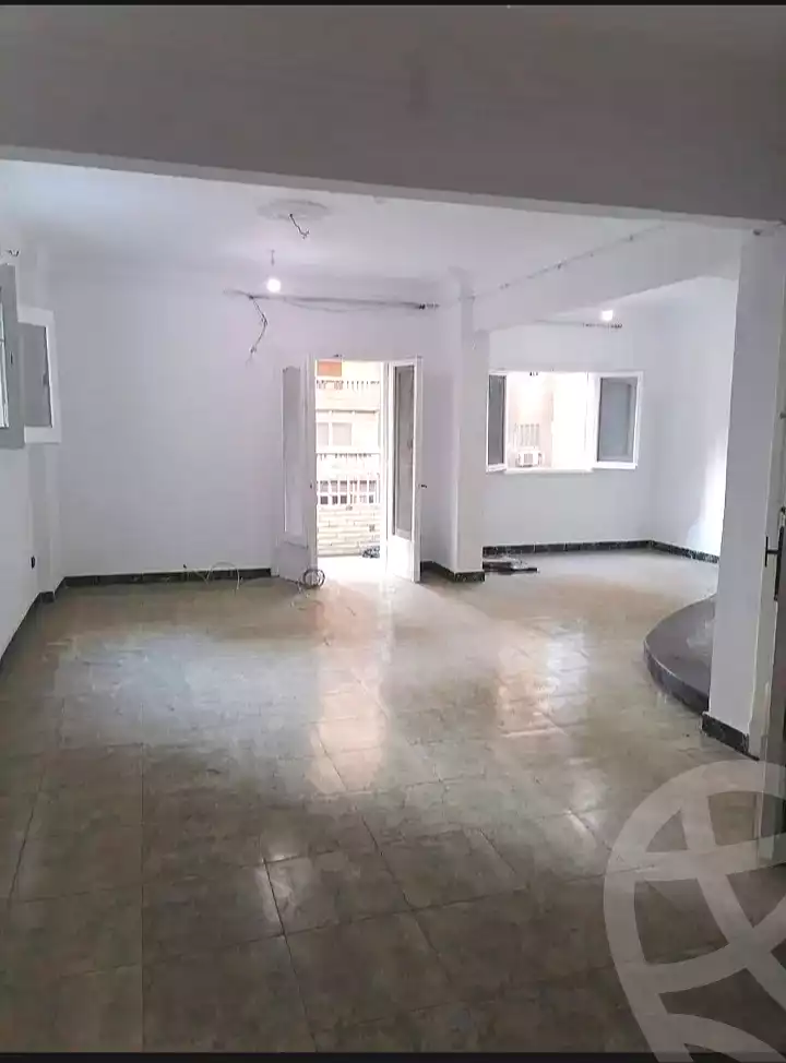 https://aqarmap.com.eg/ar/listing/7206213-for-rent-alexandria-miami-shr-jml-bd-lnsr