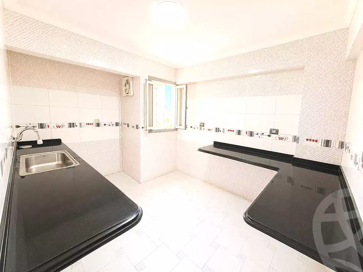 https://aqarmap.com.eg/ar/listing/7206843-for-sale-alexandria-camp-cesar-port-said-street