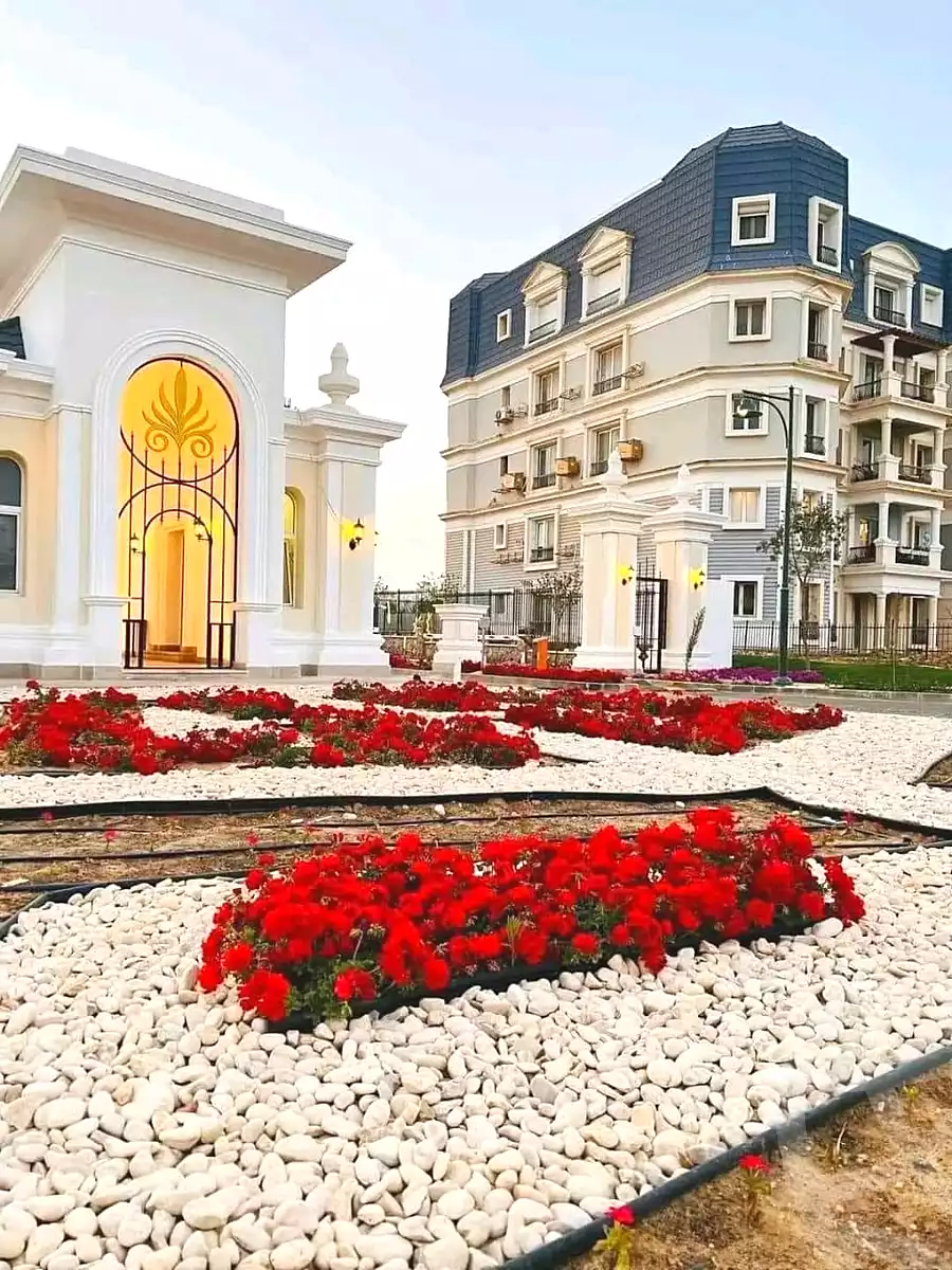 https://aqarmap.com.eg/ar/listing/7207423-for-sale-cairo-new-cairo-compounds-mwntn-fyw-y-syty-club-park-mountain-view-icity