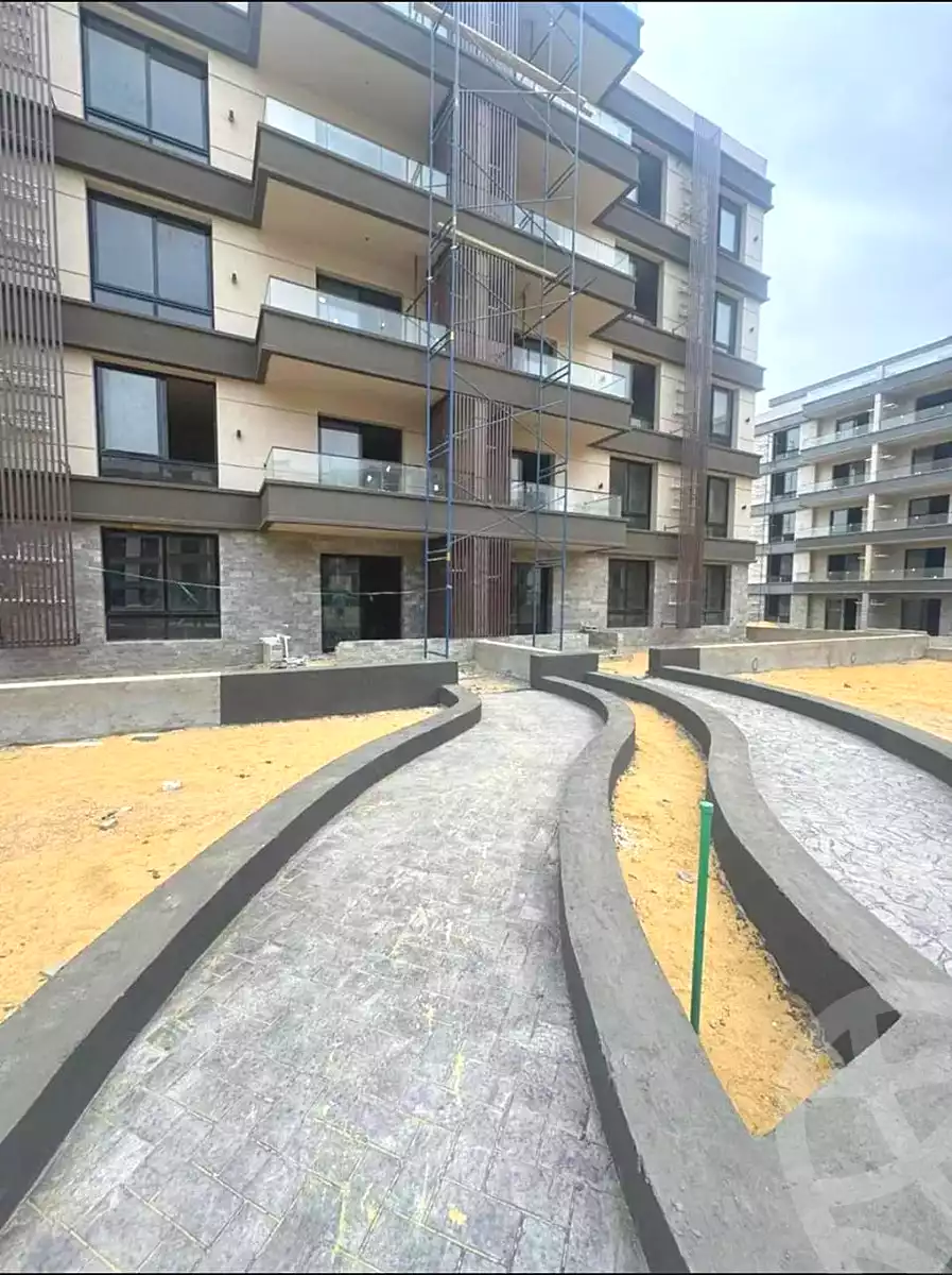 https://aqarmap.com.eg/en/listing/7207514-for-sale-cairo-el-sheikh-zayed-city-lshykh-zyd-ljdyd-de-joya-taj-misr-new-zayed