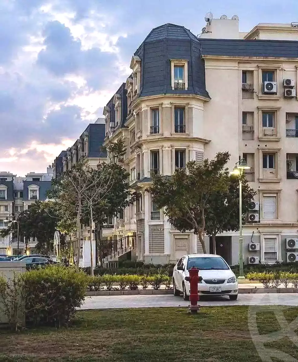 https://aqarmap.com.eg/ar/listing/7207662-for-sale-cairo-new-cairo-compounds-mountain-view-hyde-park