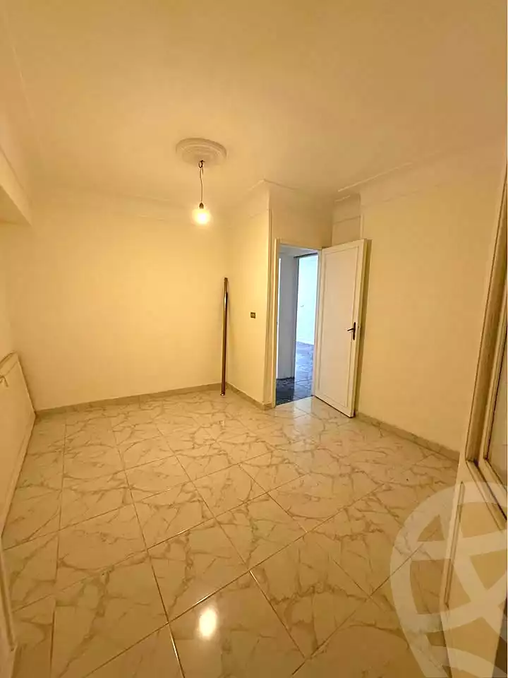 https://aqarmap.com.eg/en/listing/7208837-for-sale-alexandria-sydy-bshr-sydy-bshr-bhry-abd-el-salam-aref-st