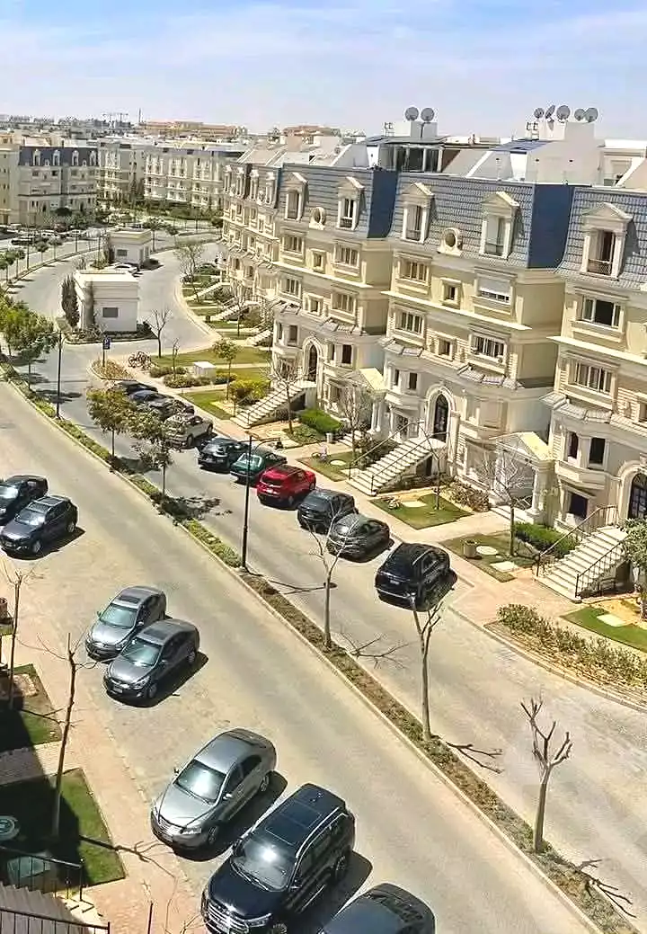 https://aqarmap.com.eg/en/listing/7209037-for-sale-cairo-new-cairo-compounds-mountain-view-hyde-park
