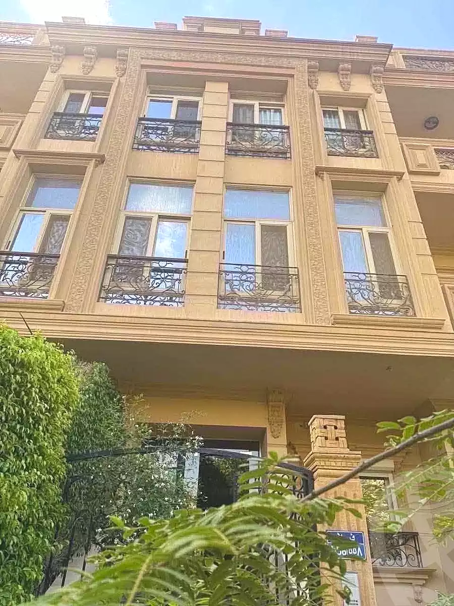 https://aqarmap.com.eg/en/listing/7209104-for-sale-cairo-new-cairo-gharb-el-golf-alaa-elsaadany-st
