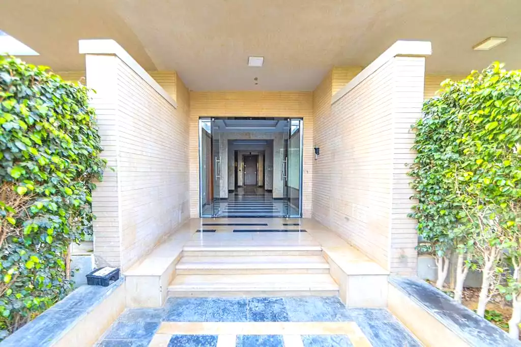 https://aqarmap.com.eg/en/listing/7209130-for-sale-cairo-new-cairo-compounds-galleria-moon-valley-compound-arabia