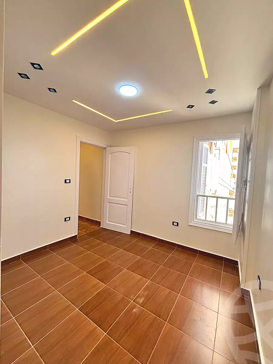 https://aqarmap.com.eg/ar/listing/7210046-for-sale-alexandria-sydy-bshr-sydy-bshr-bhry-shr-mhmwd-l-yswy
