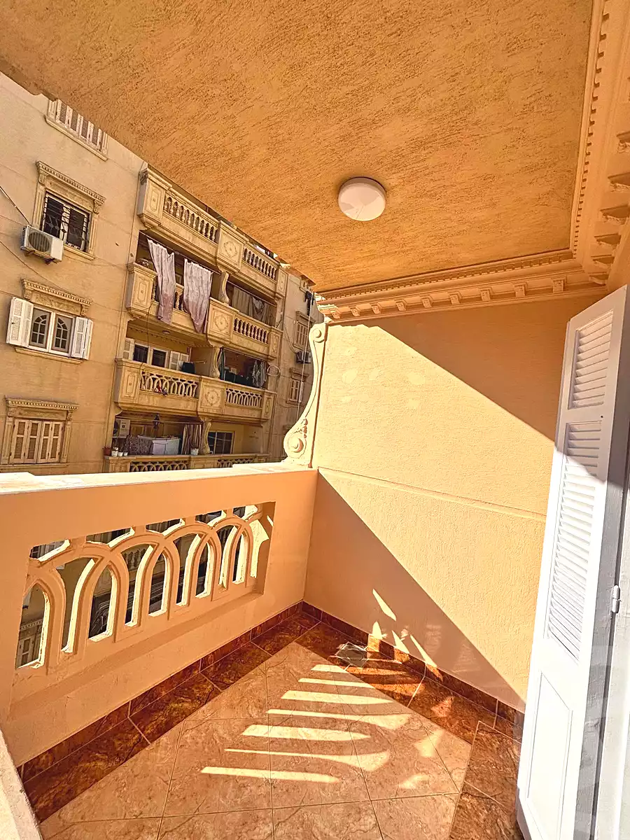 https://aqarmap.com.eg/ar/listing/7210046-for-sale-alexandria-sydy-bshr-sydy-bshr-bhry-shr-mhmwd-l-yswy