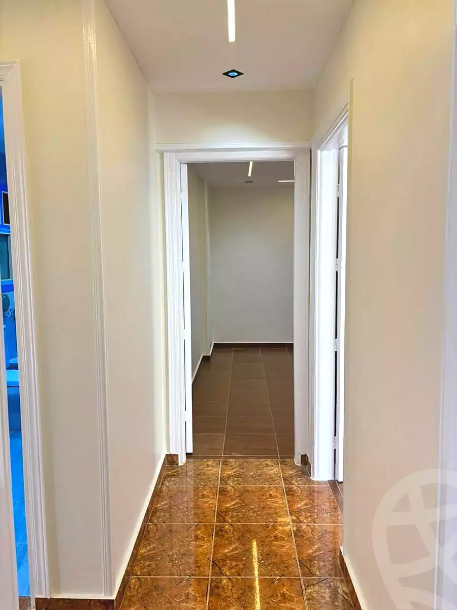 https://aqarmap.com.eg/ar/listing/7210046-for-sale-alexandria-sydy-bshr-sydy-bshr-bhry-shr-mhmwd-l-yswy