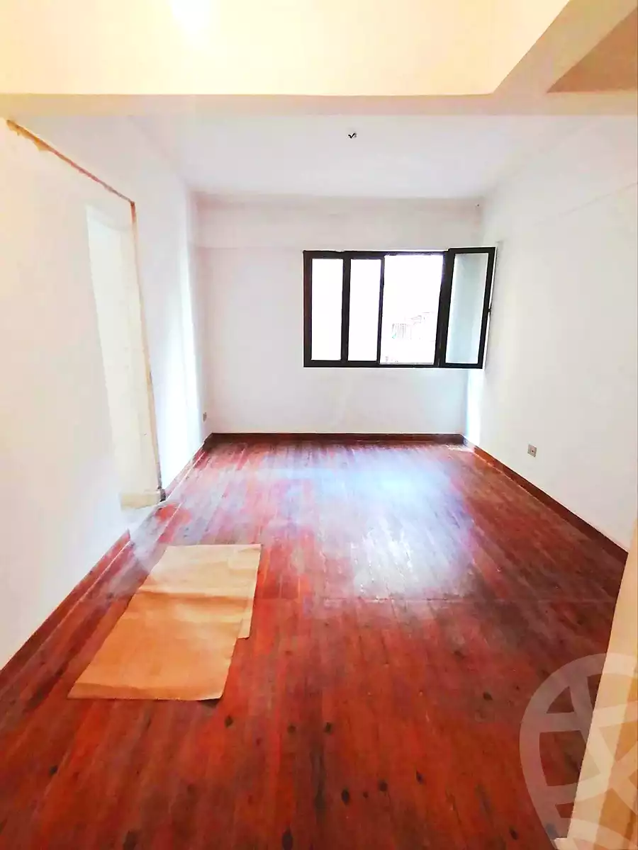 https://aqarmap.com.eg/ar/listing/7210469-for-sale-alexandria-el-asafra-l-sfr-bhry