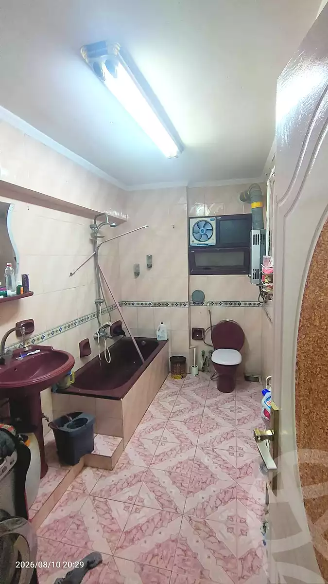 https://aqarmap.com.eg/en/listing/7210548-for-sale-cairo-ain-shams-ahmed-esmat-st