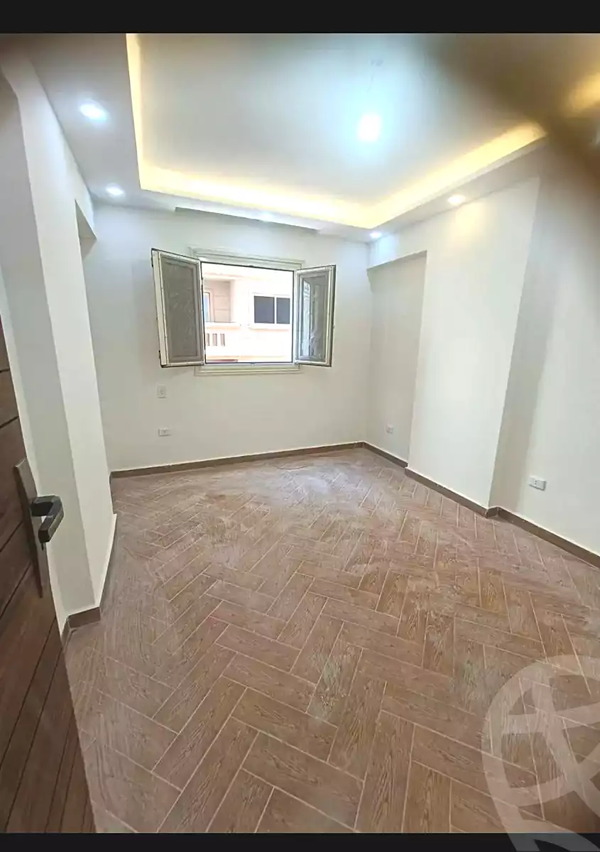 https://aqarmap.com.eg/en/listing/7210648-for-sale-alexandria-sydy-bshr-sydy-bshr-bhry-street-17