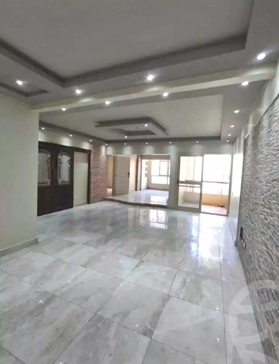 https://aqarmap.com.eg/ar/listing/7210731-for-rent-alexandria-moharram-bey