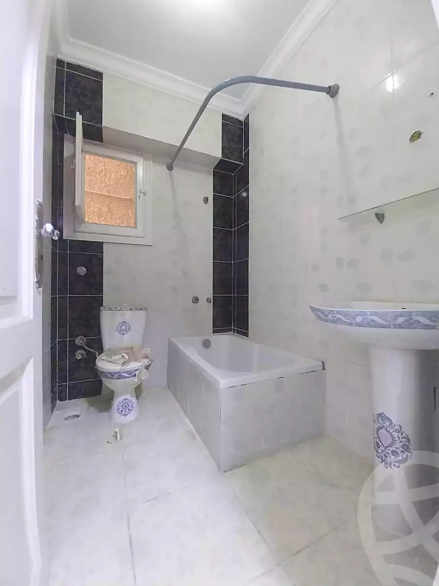 https://aqarmap.com.eg/ar/listing/7210809-for-sale-alexandria-al-agamy-shataa-el-nakheel
