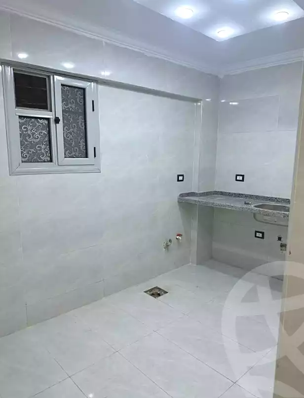 https://aqarmap.com.eg/ar/listing/7212196-for-sale-alexandria-al-agamy-el-hanouvel-radwan-st