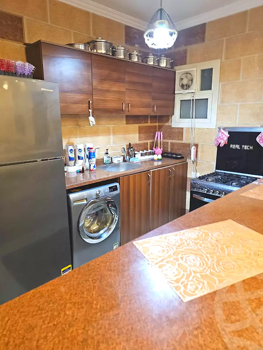 https://aqarmap.com.eg/ar/listing/7212685-for-rent-cairo-6th-of-october-el-ahyaa-neighborhood-2nd-divided-from-al-kafrawei-st