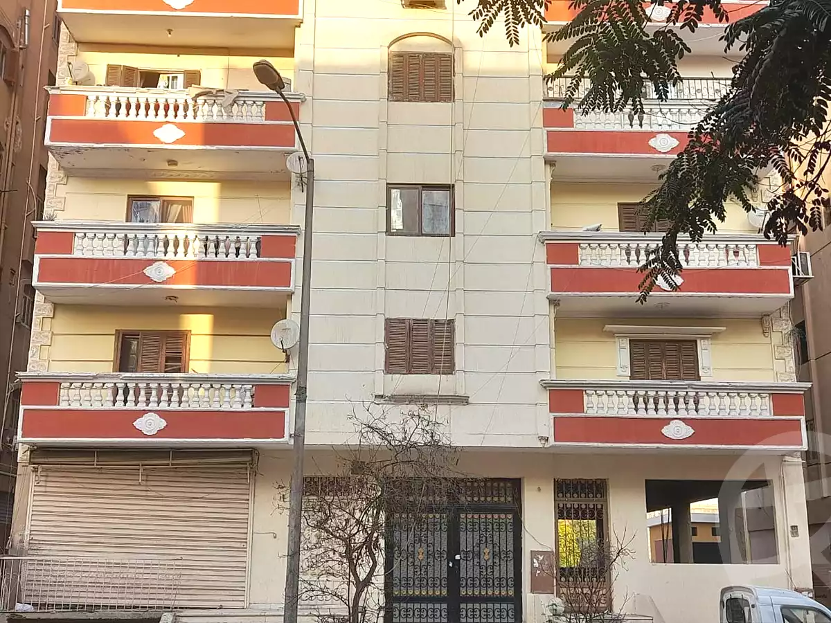 https://aqarmap.com.eg/ar/listing/7212952-for-sale-cairo-6th-of-october-el-ahyaa-neighborhood-2nd-divided-from-al-kafrawei-st