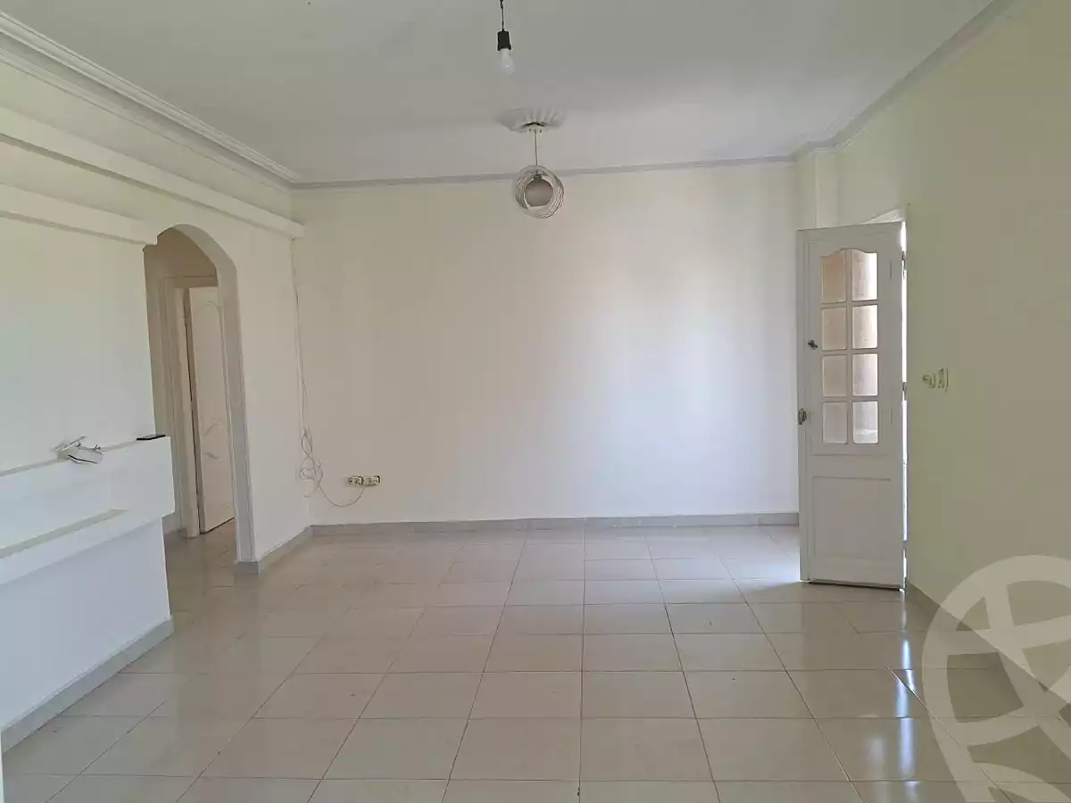 https://aqarmap.com.eg/ar/listing/7212986-for-sale-cairo-6th-of-october-el-ahyaa-neighborhood-3rd-al-hay-al-thalith-st