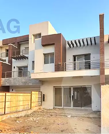 https://aqarmap.com.eg/ar/listing/7212996-for-sale-cairo-new-cairo-compounds-hyde-park-centre-ville-hyde-park