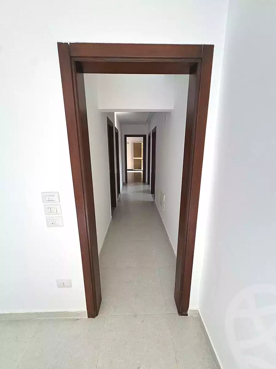 https://aqarmap.com.eg/ar/listing/7213175-for-sale-cairo-el-sheikh-zayed-city-compounds-el-khamayel