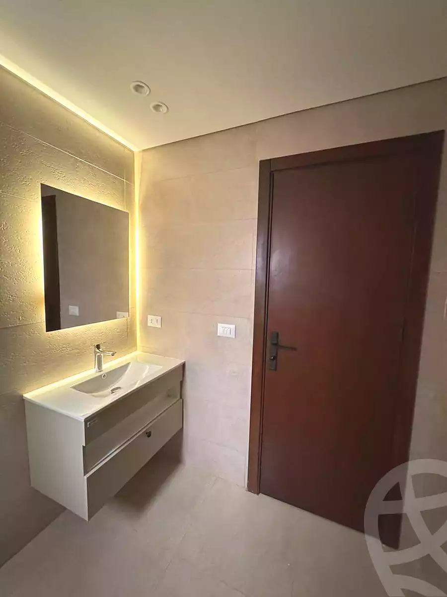 https://aqarmap.com.eg/ar/listing/7213175-for-sale-cairo-el-sheikh-zayed-city-compounds-el-khamayel