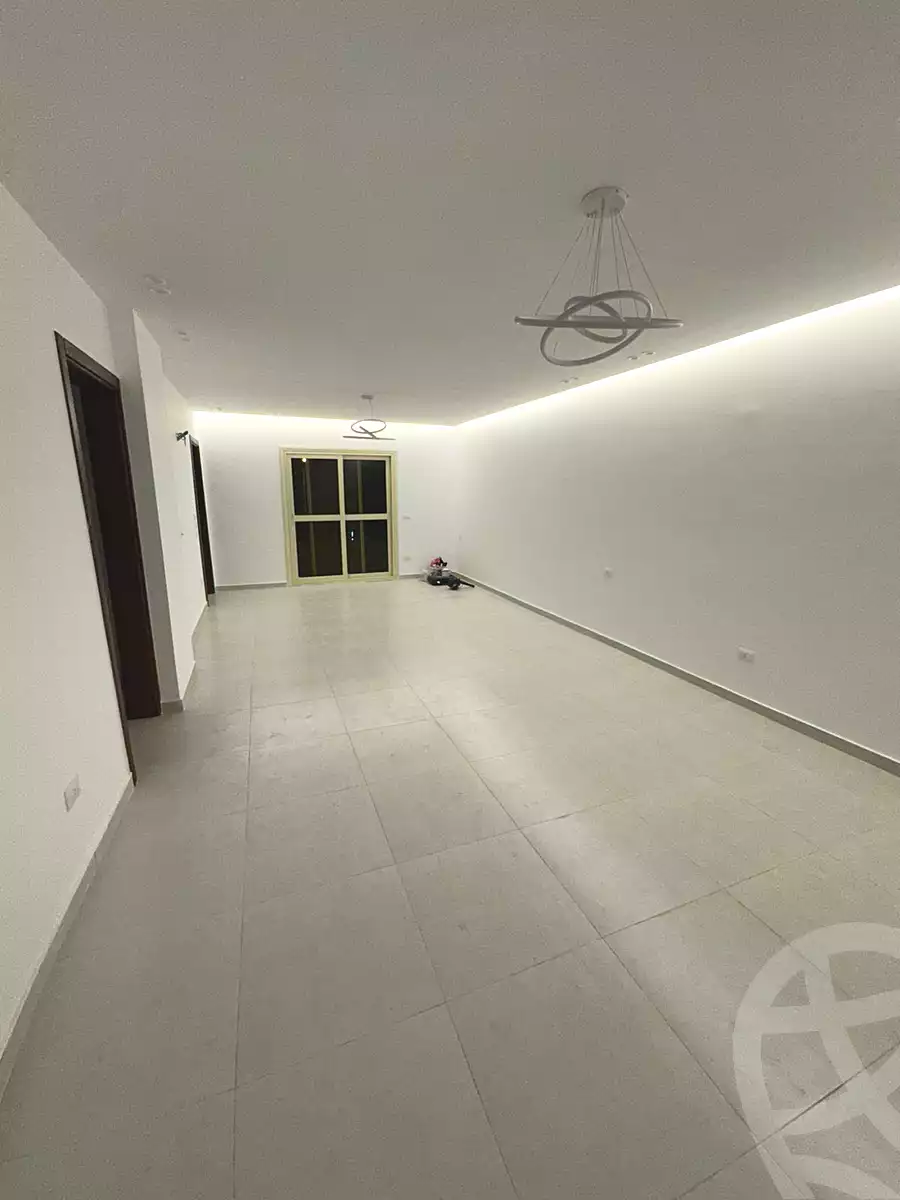 https://aqarmap.com.eg/ar/listing/7213175-for-sale-cairo-el-sheikh-zayed-city-compounds-el-khamayel