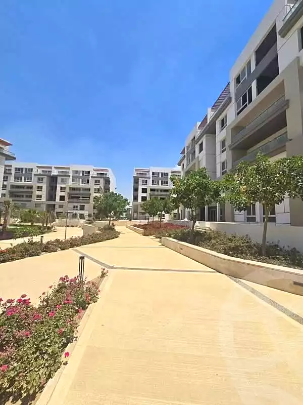 https://aqarmap.com.eg/en/listing/7213313-for-sale-cairo-new-cairo-compounds-hyde-park-parkway-hyde-park-compound