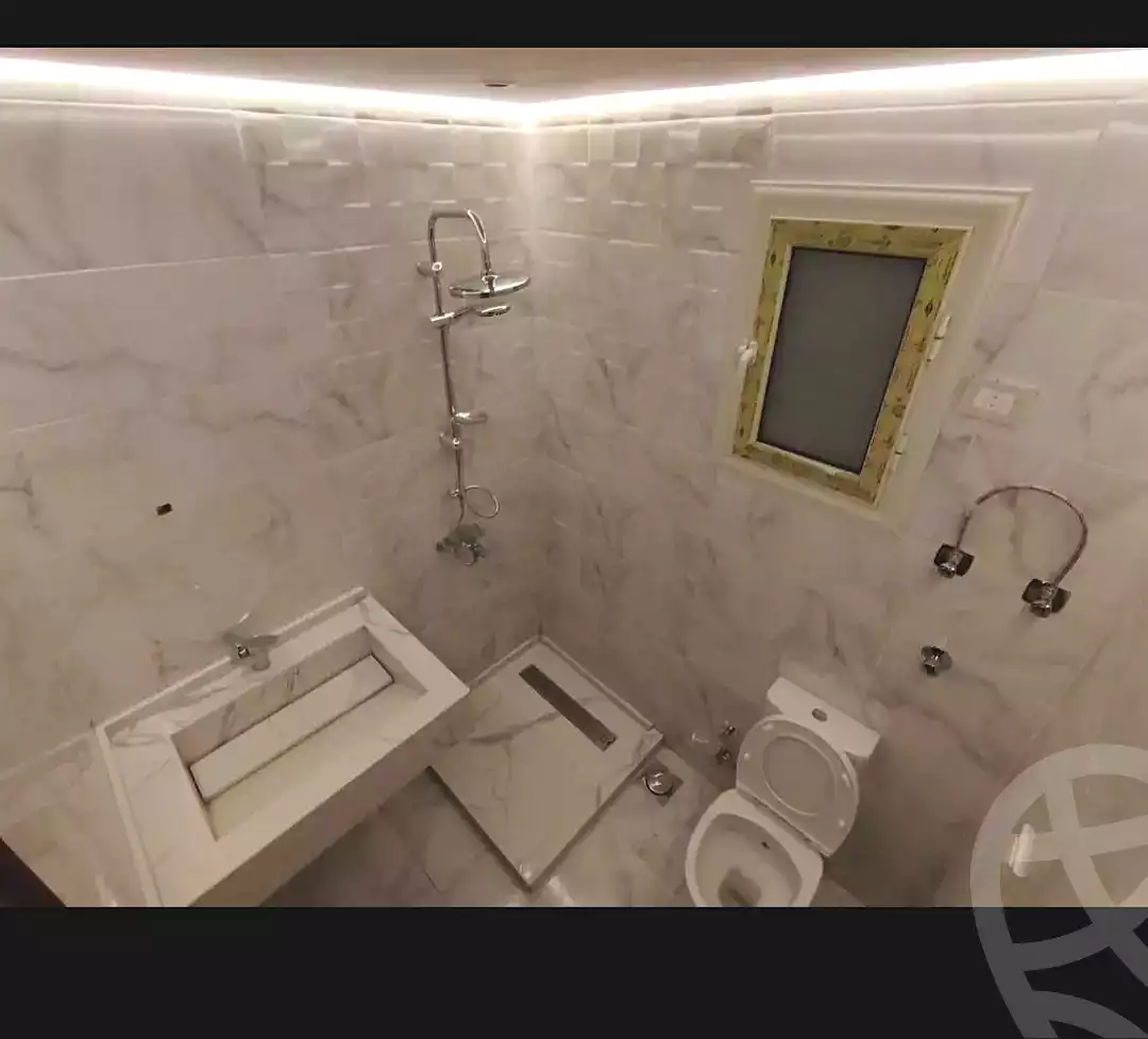 https://aqarmap.com.eg/ar/listing/7215778-for-rent-alexandria-moharram-bey
