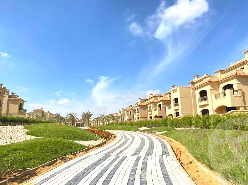 https://aqarmap.com.eg/ar/listing/7216033-for-sale-cairo-new-administrative-capital-r4-la-vista-city
