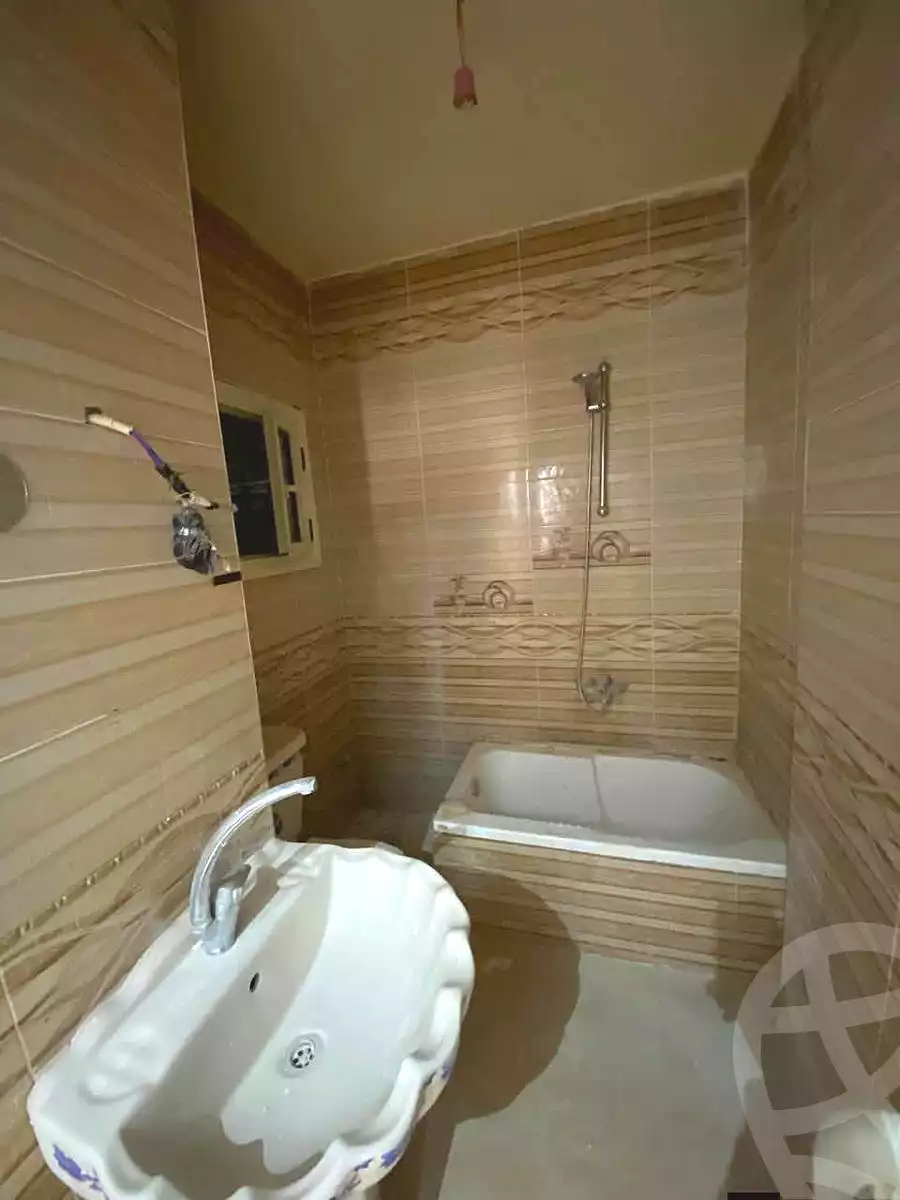 https://aqarmap.com.eg/ar/listing/7216069-for-sale-alexandria-al-agamy-lbytsh-shahr-al-assal-st