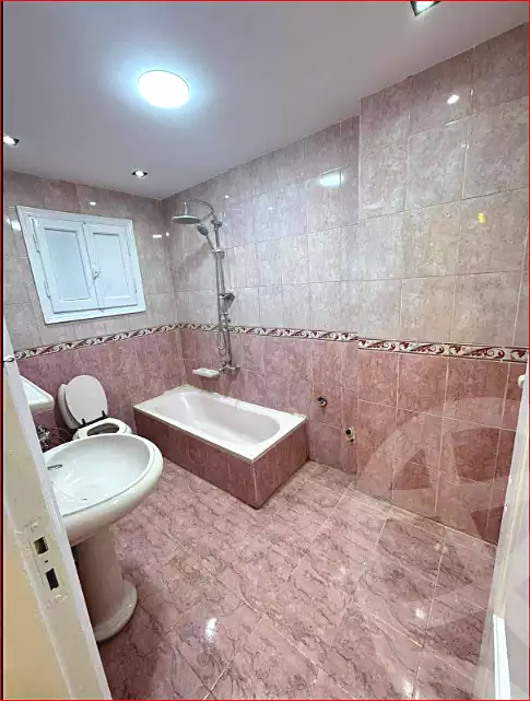 https://aqarmap.com.eg/ar/listing/7216452-for-sale-alexandria-sydy-bshr-sydy-bshr-bhry-shr-mhmwd-l-yswy