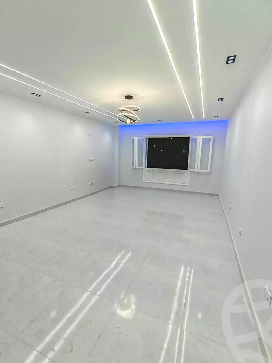 https://aqarmap.com.eg/en/listing/7217017-for-sale-cairo-el-sheikh-zayed-city-compounds-terrace-hdb