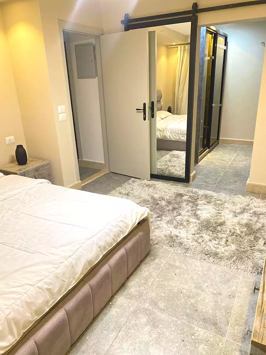 https://aqarmap.com.eg/ar/listing/7217065-for-rent-cairo-el-sheikh-zayed-city-compounds-beverly-hills