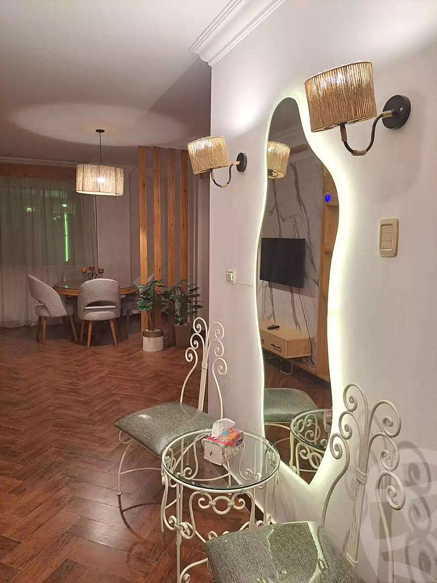 https://aqarmap.com.eg/ar/listing/7218605-for-sale-cairo-new-cairo-lrhb-city-phase-4-mohammed-farid-st