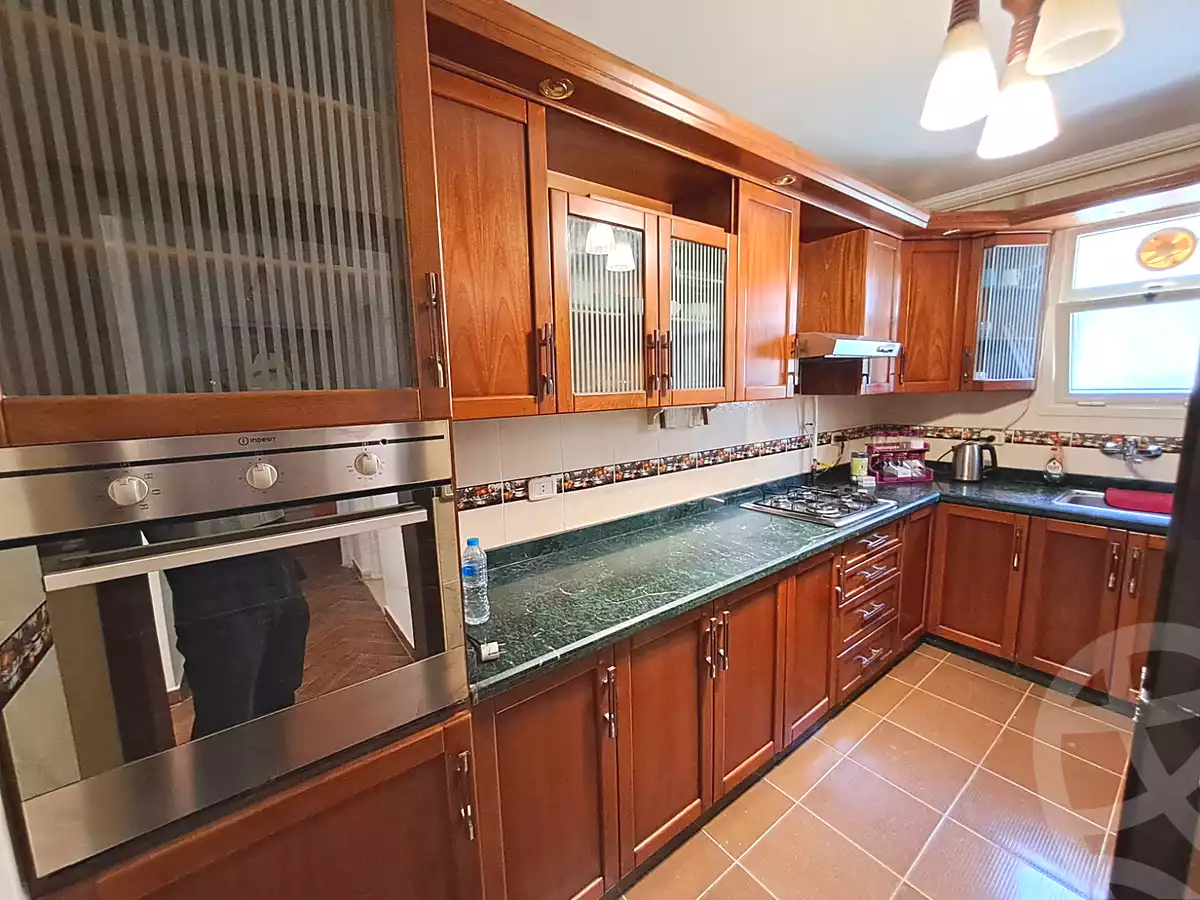 https://aqarmap.com.eg/ar/listing/7218605-for-sale-cairo-new-cairo-lrhb-city-phase-4-mohammed-farid-st