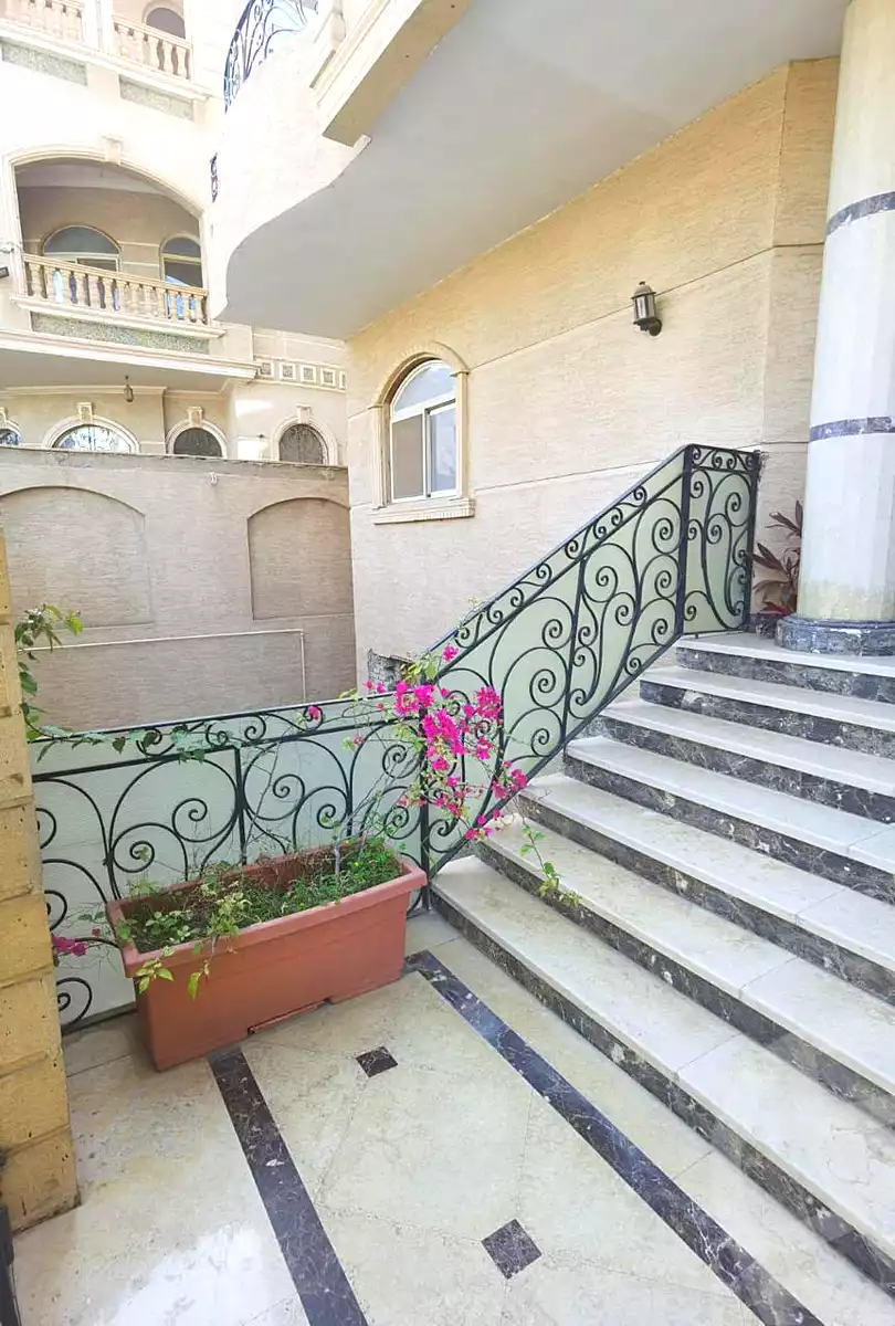 https://aqarmap.com.eg/ar/listing/7218618-for-sale-cairo-new-cairo-el-yassamin-el-yasmeen-1-samir-shehata-street