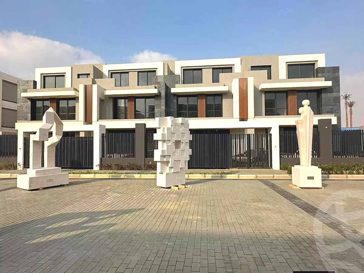 https://aqarmap.com.eg/ar/listing/7218753-for-sale-cairo-new-cairo-compounds-el-patio-town-compound-la-vista