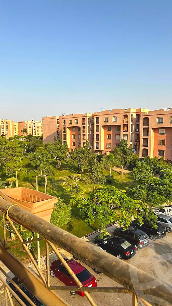 https://aqarmap.com.eg/ar/listing/7219298-for-sale-cairo-new-cairo-lrhb-city-phase-1-ahmed-rami-st