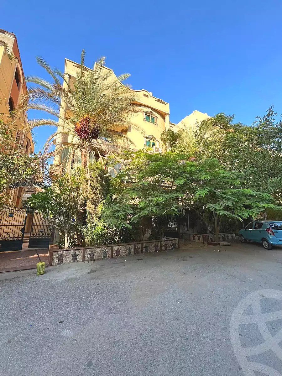 https://aqarmap.com.eg/en/listing/7219728-for-sale-cairo-6th-of-october-el-ahyaa-neighborhood-1st-sixth-neighborhood