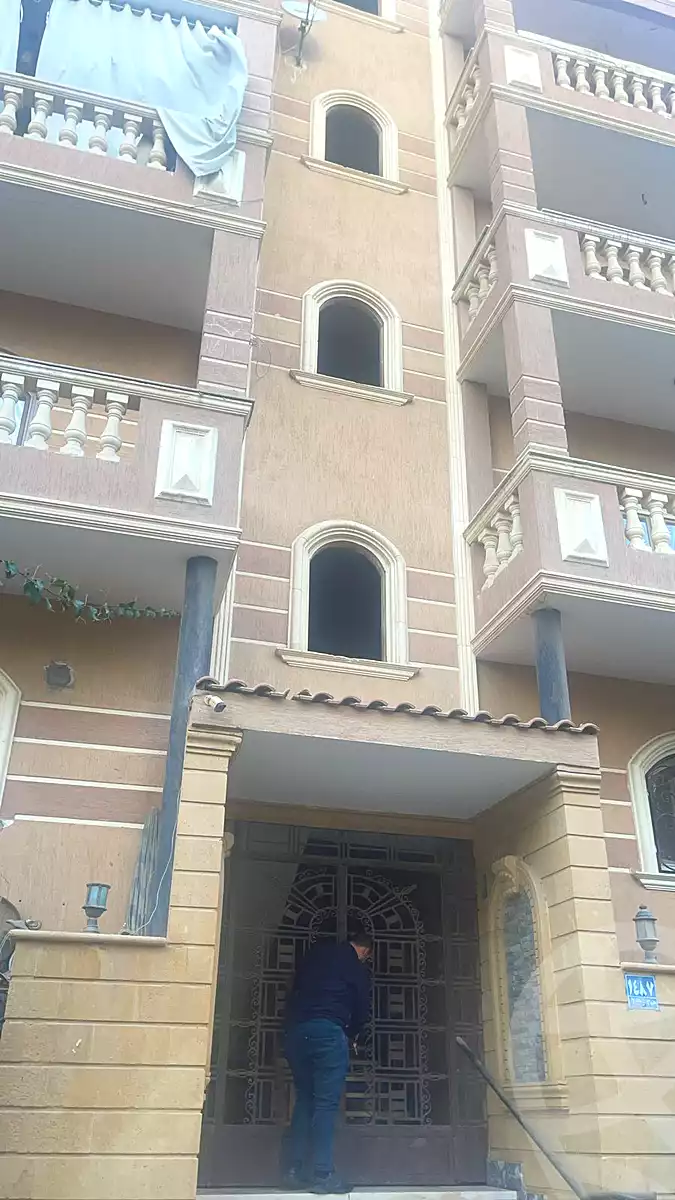 https://aqarmap.com.eg/ar/listing/7219866-for-sale-cairo-6th-of-october-el-ahyaa-neighborhood-3rd-al-hay-al-thalith-st