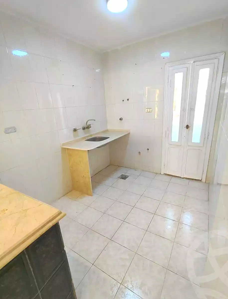 https://aqarmap.com.eg/ar/listing/7220632-for-sale-alexandria-al-agamy-shataa-el-nakheel