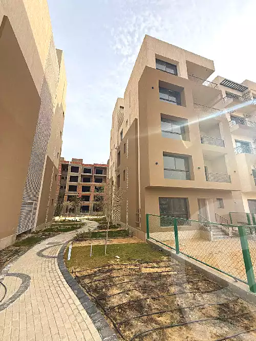 https://aqarmap.com.eg/en/listing/7220511-for-sale-cairo-6th-of-october-hadaeq-october-compounds-ashgar-heights