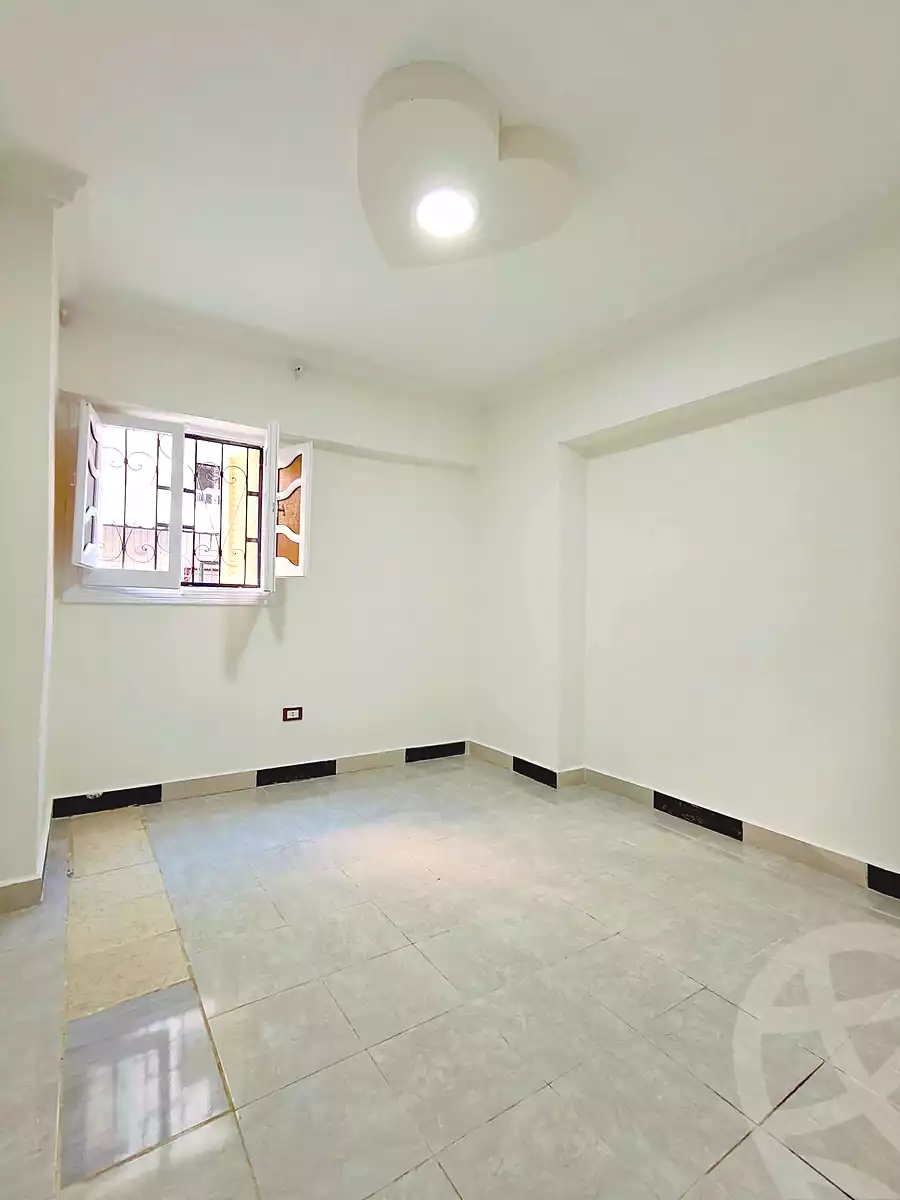 https://aqarmap.com.eg/ar/listing/7221060-for-sale-alexandria-al-agamy-shataa-el-nakheel